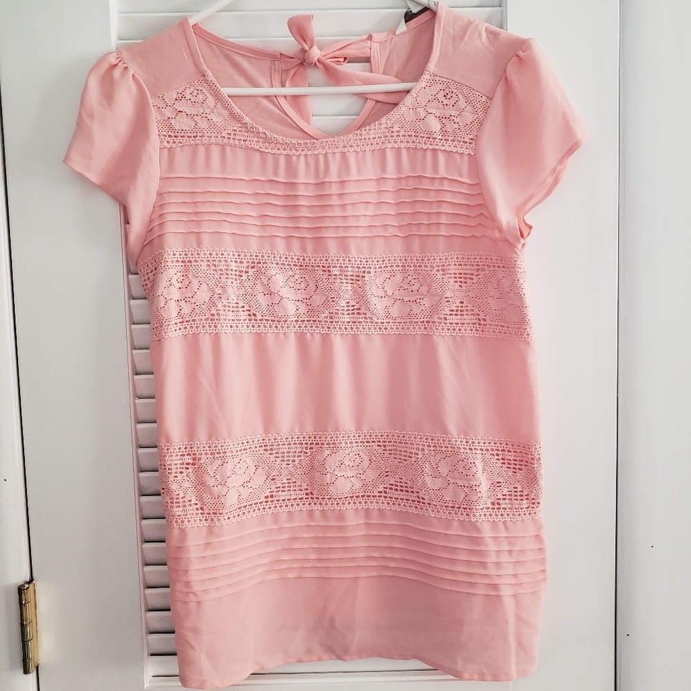 LC Lace pattern top